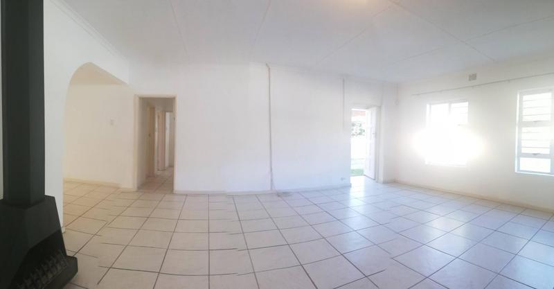 To Let 3 Bedroom Property for Rent in Dobson Western Cape